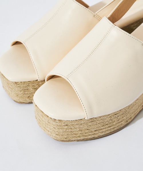 Chico（チコ）の「レザーベルト厚底ジュートサンダル（サンダル・レディース・アイボリー/ブラック/シルバー・LARGE/SMALL/MEDIUM）」の20枚目の写真