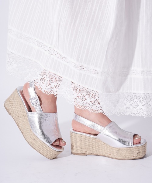 Chico（チコ）の「レザーベルト厚底ジュートサンダル（サンダル・レディース・アイボリー/ブラック/シルバー・LARGE/SMALL/MEDIUM）」の12枚目の写真