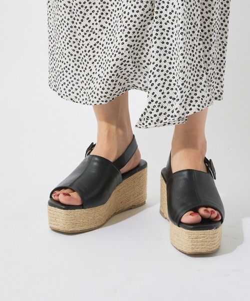 Chico（チコ）の「レザーベルト厚底ジュートサンダル（サンダル・レディース・アイボリー/ブラック/シルバー・LARGE/SMALL/MEDIUM）」の7枚目の写真