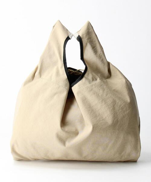 hobo(ホーボー)の「<hobo(ホーボー)> NYLN CARRIER BAG/バッグ(トートバッグ・メンズ・ブラック/ベージュ・FREE)」の9枚目の写真