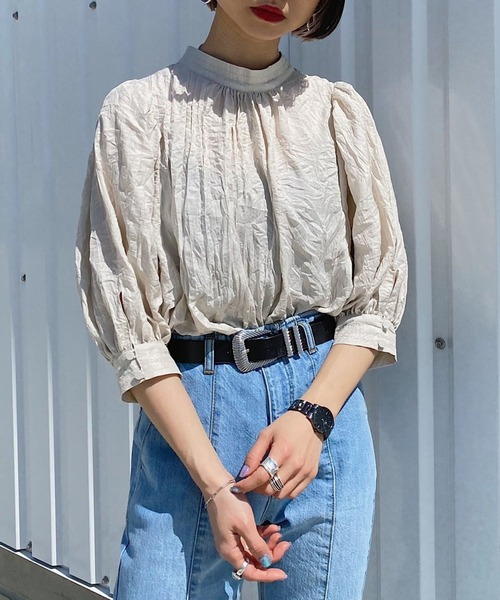 PAGEBOY(ページボーイ)の「ボリュームスリーブブラウス(半袖)【ボリューム袖/2WAY】(シャツ/ブラウス・レディース・ブラック/グレイッシュベージュ/オフホワイト/オリーブ・FREE)」の4枚目の写真