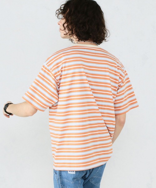 Lee（リー）の「マルチボーダー　半袖Tシャツ（Tシャツ/カットソー・メンズ・オレンジ/オレンジ系その他・LARGE/SMALL/MEDIUM）」の3枚目の写真