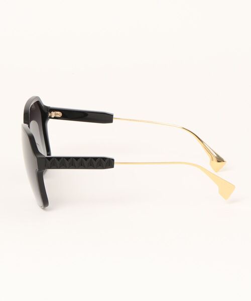 CHARLES & KEITH(チャールズ & キース)の「アセテート バタフライサングラス / Acetate Butterfly Sunglasses(サングラス・レディース・クリーム/ブラウン系その他2/ブラック・FREE)」の4枚目の写真