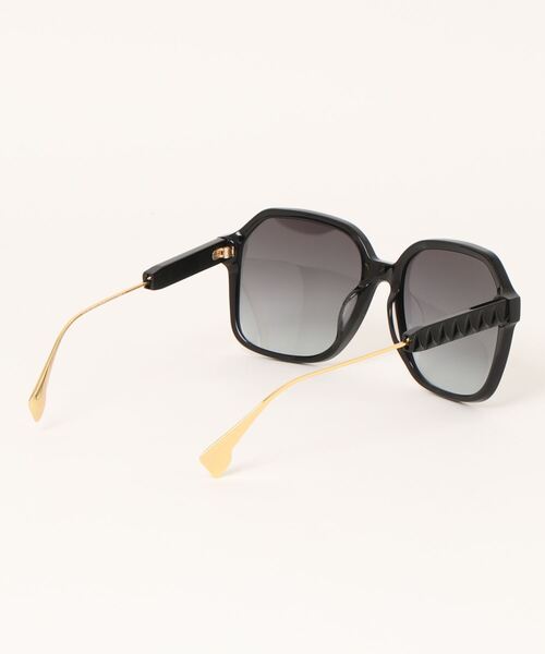 CHARLES & KEITH(チャールズ & キース)の「アセテート バタフライサングラス / Acetate Butterfly Sunglasses(サングラス・レディース・クリーム/ブラウン系その他2/ブラック・FREE)」の5枚目の写真