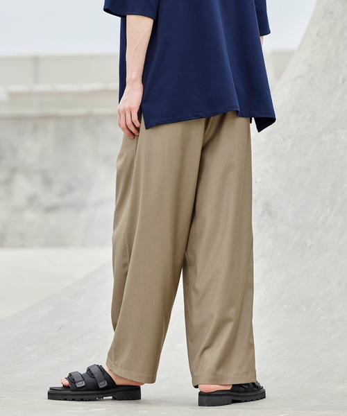 act'm(アクトム)の「TRタックワイドストレートスラックスパンツ(スラックス・メンズ・ブラック/モカ/グレイッシュベージュ/ライトブルーグレー・S/M/L)」の15枚目の写真