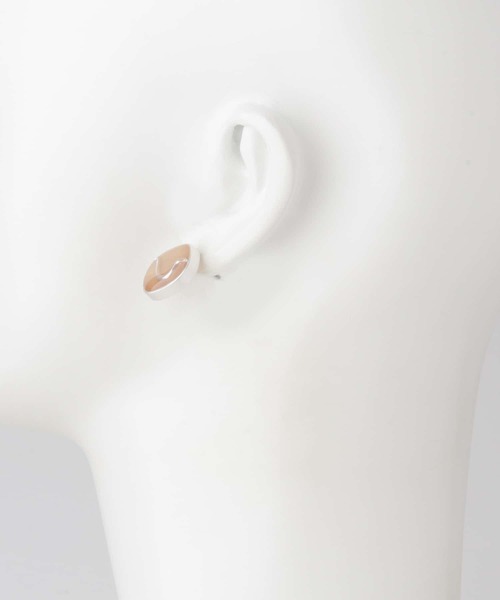 SMELLY（スメリー）の「カラーエポメタルラインピアス（ピアス（両耳用）・レディース・ベージュ/アイボリー・-）」の9枚目の写真