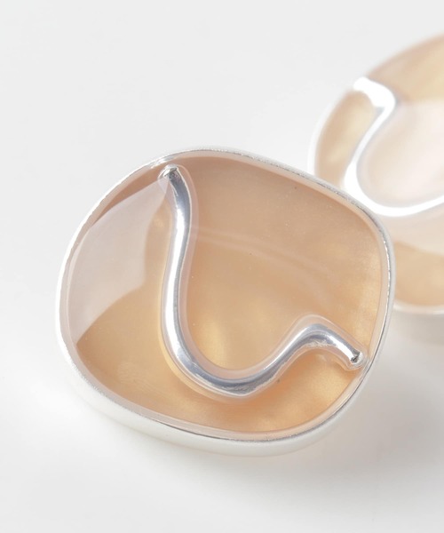 SMELLY（スメリー）の「カラーエポメタルラインピアス（ピアス（両耳用）・レディース・ベージュ/アイボリー・-）」の11枚目の写真