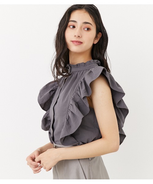rienda(リエンダ)の「ノースリフリルブラウス(シャツ/ブラウス・レディース・ダークグレー/ブルー/ホワイト・FREE)」の2枚目の写真
