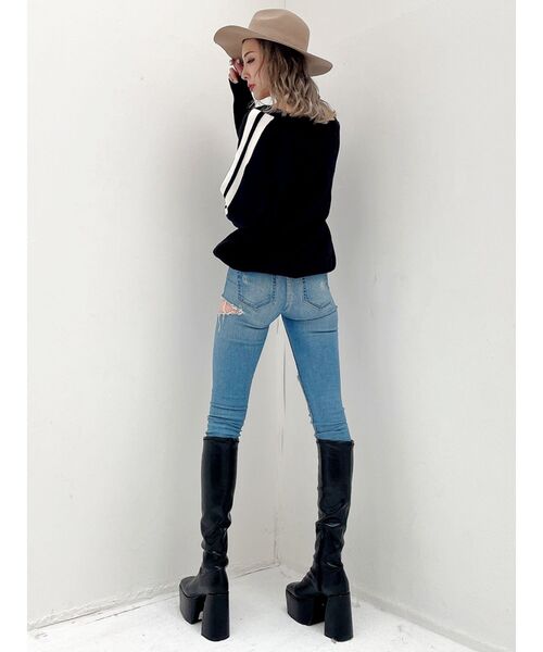 GYDA（ジェイダ）の「SIDE RIPPED スキニーデニムPT（デニムパンツ・レディース・ライトブルー/ブルー・SMALL/MEDIUM/LARGE/X-SMALL/X-LARGE）」の9枚目の写真