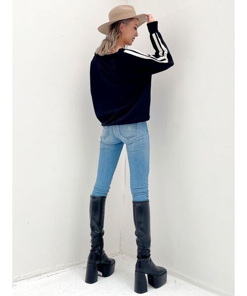 GYDA（ジェイダ）の「SIDE RIPPED スキニーデニムPT（デニムパンツ・レディース・ライトブルー/ブルー・SMALL/MEDIUM/LARGE/X-SMALL/X-LARGE）」の7枚目の写真