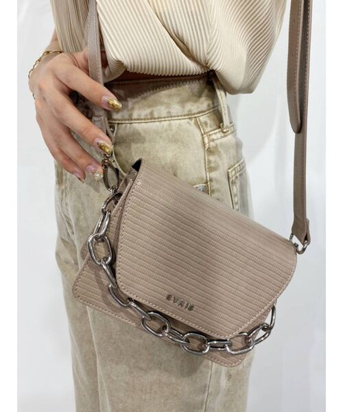 EVRIS（エヴリス）の「ワイドチェーンショルダーミニBAG（ショルダーバッグ・レディース・ブラック/ベージュ/ブルー・FREE）」の3枚目の写真