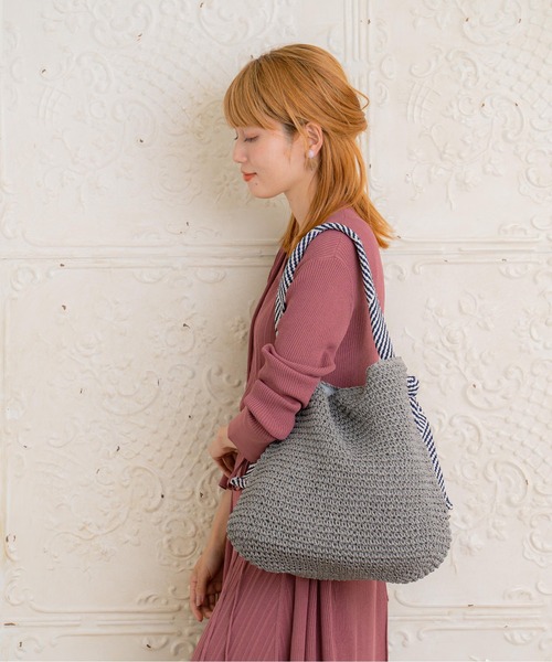 BASE（ベース）の「テープハンドル かごバッグ トートバッグ（かごバッグ・レディース・ブラック/ベージュ/ネイビー/ブラウン/グレー/カーキ/ピンク/ダークベージュ・FREE）」の3枚目の写真