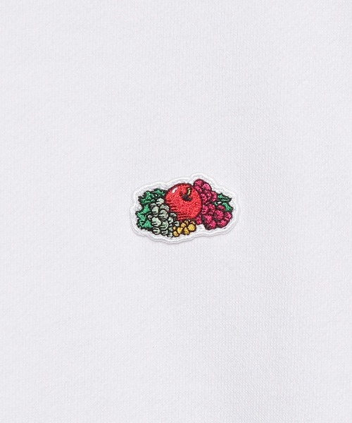 FRUIT OF THE LOOM(フルーツオブザルーム)の「ワッペン付スエット / 長袖 / トップス / シンプル / カジュアル / 無地 / ワンポイント / ユニセックス(スウェット・レディース・ホワイト/ブラック・L/XL/M)」の16枚目の写真