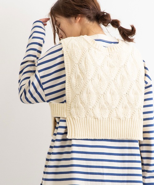 POU DOU DOU（プードゥドゥ）の「透かし編みショートニットベスト（ベスト・レディース・ネイビー/アイボリー/キャメル・3）」の7枚目の写真