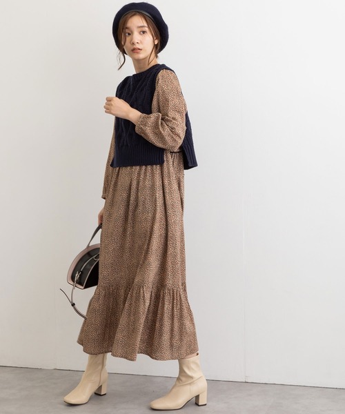 POU DOU DOU（プードゥドゥ）の「透かし編みショートニットベスト（ベスト・レディース・ネイビー/アイボリー/キャメル・3）」の12枚目の写真