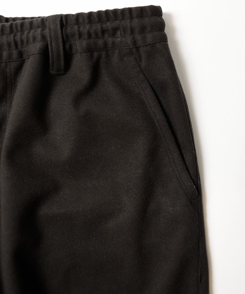UNION STATION(ユニオンステーション)の「エアリーフラノイージーパンツ【セットアップ対応】(スラックス・メンズ・グレイッシュベージュ/チャコール/ブラック・L/M/S)」の16枚目の写真