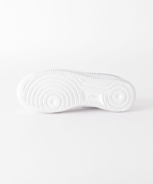 NIKE（ナイキ）の「＜NIKE（ナイキ）＞ウィメンズ AIR FORCE 1' 07 エアフォースワン'07/スニーカー（スニーカー・レディース・ホワイト・23cm/23.5cm/24cm/24.5cm/25cm）」の2枚目の写真