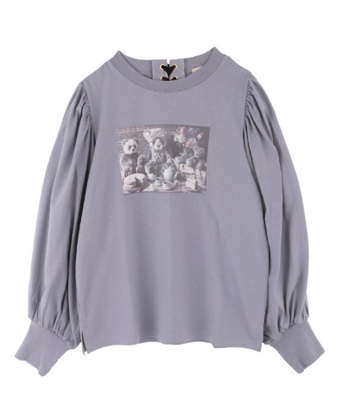 axes femme POETIQUE(アクシーズファムポエティック)の「おかしなお茶会長袖Tシャツ(Tシャツ/カットソー・レディース・ラベンダー/グレイッシュベージュ/ブルー・MEDIUM)」の2枚目の写真
