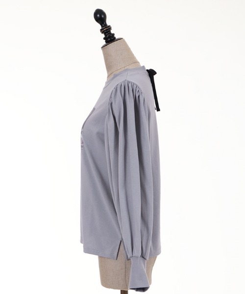 axes femme POETIQUE(アクシーズファムポエティック)の「おかしなお茶会長袖Tシャツ(Tシャツ/カットソー・レディース・ラベンダー/グレイッシュベージュ/ブルー・MEDIUM)」の22枚目の写真