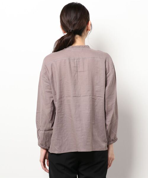 Samansa Mos2 blue(サマンサモスモスブルー)の「レースピンタックブラウス(シャツ/ブラウス・レディース・グレー/チャコール/キナリ・フリ-)」の5枚目の写真