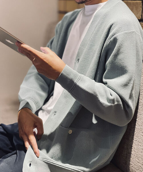 NOLLEY'S goodman（ノーリーズグッドマン）の「ハイツイスト コットン Vネックカーディガン（カーディガン/ボレロ・メンズ・ベージュ/ミント/ネイビー・M/L）」の2枚目の写真