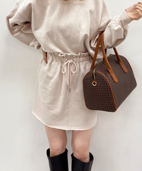 one after another NICE CLAUP（ワンアフターアナザーナイスクラップ）の「裏毛ミニスカート（スカート・レディース・アイボリー/スミクロ/ベージュ/ピンク/サックスブルー/グリーン・FREE）」の4枚目の写真