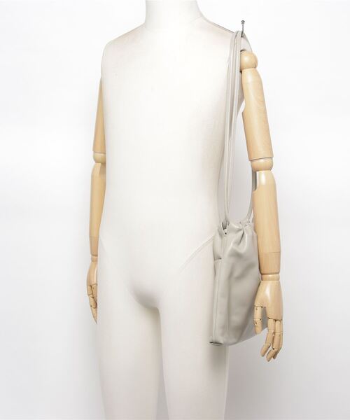 COSMIC WONDER（コズミックワンダー）の「【COSMIC WONDER】コズミックワンダー 20AW Light leather drawstring medium bag 12CW82054（ショルダーバッグ・メンズ・ブラック/グレー・ONE SIZE）」の4枚目の写真
