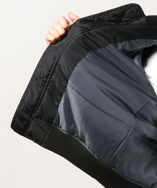 NAVY(ネイビー)の「MA-1タイプブルゾン 中綿ジャケット(MA-1・メンズ・ブラック/グレー/カーキ・M/L/XL/XXL)」の4枚目の写真