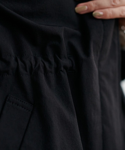 DISCOAT(ディスコート)の「ノーカラーウエストギャザーブルゾン(ブルゾン・レディース・ブラック/カーキ/ホワイト系その他・MEDIUM/LARGE)」の17枚目の写真