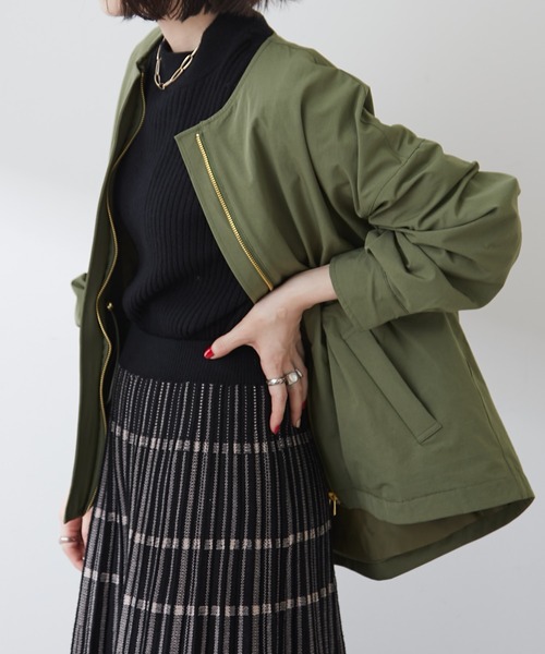 DISCOAT(ディスコート)の「ノーカラーウエストギャザーブルゾン(ブルゾン・レディース・ブラック/カーキ/ホワイト系その他・MEDIUM/LARGE)」の9枚目の写真