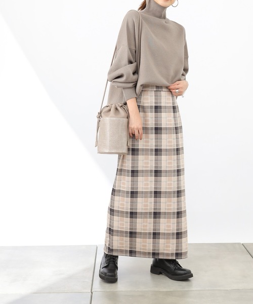 COLONY 2139（コロニートゥーワンスリーナイン）の「【TV媒体紹介商品】フェイクスエードハイウエストナロースカート（スカート・レディース・ベージュ/ベージュ系その他/グリーン/グリーン系その他/ブルー・SMALL/MEDIUM）」の3枚目の写真