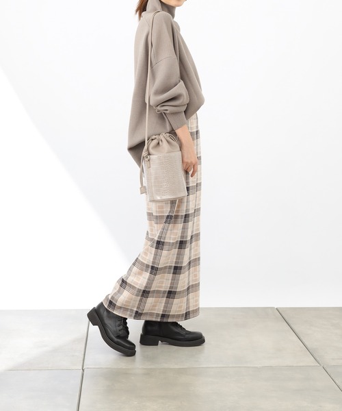 COLONY 2139（コロニートゥーワンスリーナイン）の「【TV媒体紹介商品】フェイクスエードハイウエストナロースカート（スカート・レディース・ベージュ/ベージュ系その他/グリーン/グリーン系その他/ブルー・SMALL/MEDIUM）」の7枚目の写真