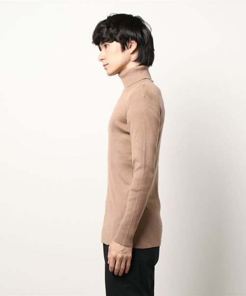 Lui's（ルイス）の「スリムタートルニット（ニット/セーター・メンズ・ホワイト/ブラック/ベージュ/ボルドー・SMALL/MEDIUM）」の6枚目の写真