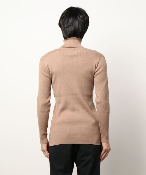 Lui's（ルイス）の「スリムタートルニット（ニット/セーター・メンズ・ホワイト/ブラック/ベージュ/ボルドー・SMALL/MEDIUM）」の5枚目の写真