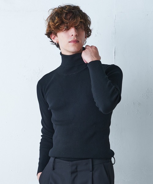 Lui's（ルイス）の「スリムタートルニット（ニット/セーター・メンズ・ホワイト/ブラック/ベージュ/ボルドー・SMALL/MEDIUM）」の3枚目の写真