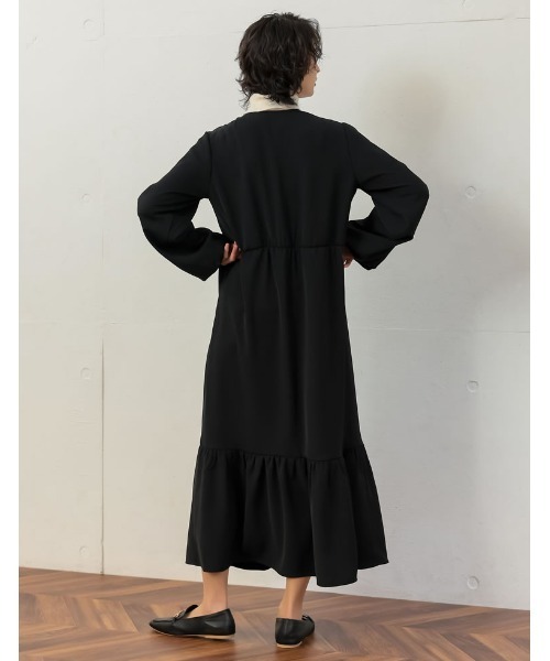 キーネックストレッチティアードワンピース