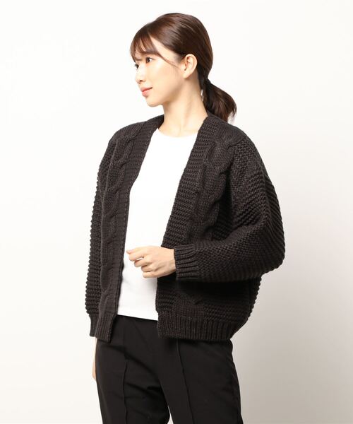 Samansa Mos2（サマンサ モスモス）の「ケーブル柄トッパーカーディガン（カーディガン/ボレロ・レディース・ベージュ/チャコール/キナリ・ﾌﾘ-）」の6枚目の写真