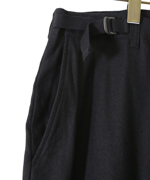 marka（マーカ）の「marka / マーカ：SIDE ADJUST TROUSERS - SILK LINEN TWILL -：M22A-05PT01C[COR]（その他パンツ・メンズ・ブラック/ホワイト系その他・1/2/3）」の21枚目の写真