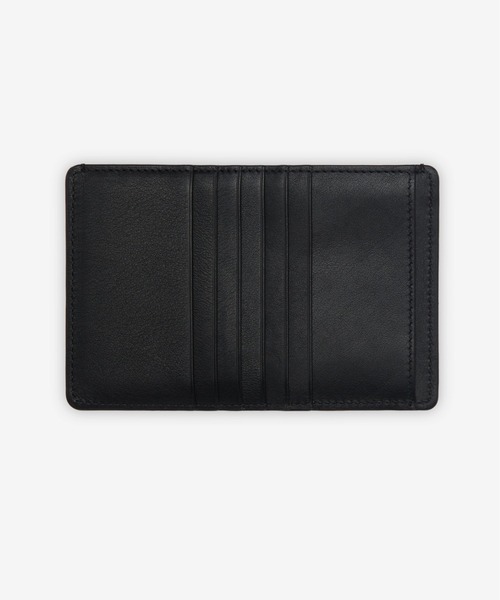 Maison Kitsune（メゾンキツネ）の「CHILLAX FOX PASSEPORT POUCH（パスポートケース・メンズ・ブラック・U）」の2枚目の写真