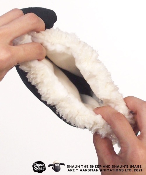 nici（ニキ）の「ひつじのショーン/フィギュアフェイスポーチ ショーン 巾着袋 もこもこ（ポーチ・レディース・ホワイト×ブラック・ONE SIZE）」の12枚目の写真