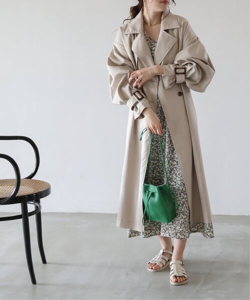 RAY CASSIN（レイカズン）の「ボリュームトレンチコート（トレンチコート・レディース・グリーン/オレンジ/グレイッシュベージュ/ベージュ・FREE）」の12枚目の写真