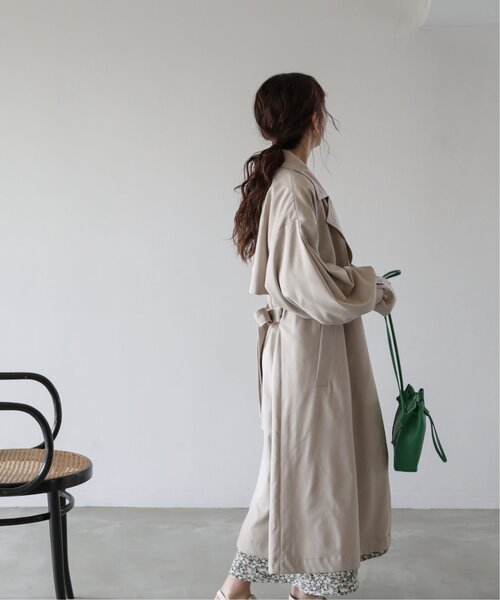 RAY CASSIN（レイカズン）の「ボリュームトレンチコート（トレンチコート・レディース・グリーン/オレンジ/グレイッシュベージュ/ベージュ・FREE）」の13枚目の写真