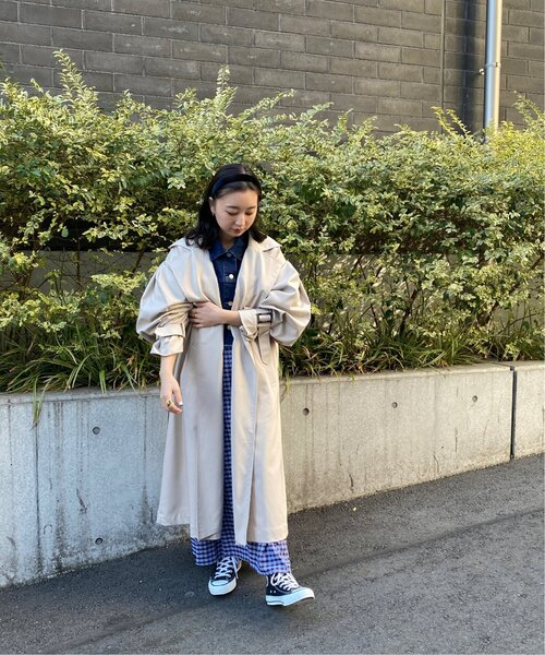 RAY CASSIN（レイカズン）の「ボリュームトレンチコート（トレンチコート・レディース・グリーン/オレンジ/グレイッシュベージュ/ベージュ・FREE）」の17枚目の写真