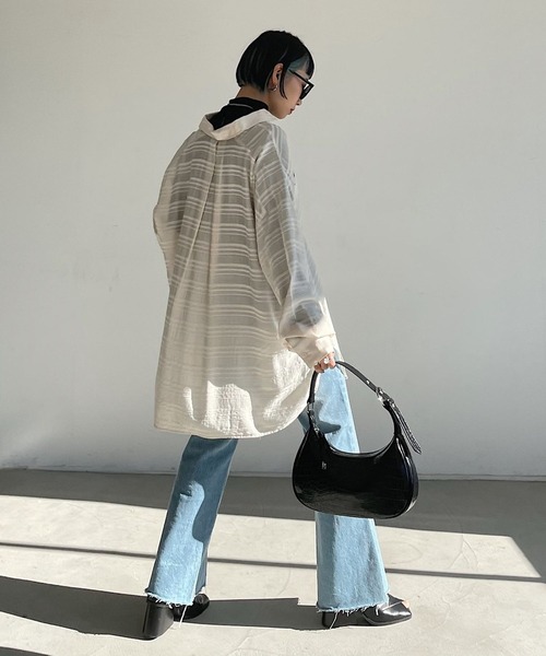 PAGEBOY（ページボーイ）の「シアーボーダーBIGシャツ（シャツ/ブラウス・レディース・ブラック/オフホワイト/ライム/グレイッシュベージュ・FREE）」の8枚目の写真