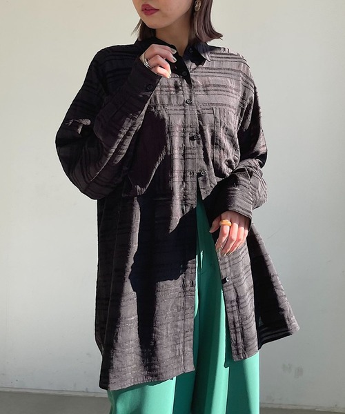 PAGEBOY（ページボーイ）の「シアーボーダーBIGシャツ（シャツ/ブラウス・レディース・ブラック/オフホワイト/ライム/グレイッシュベージュ・FREE）」の9枚目の写真