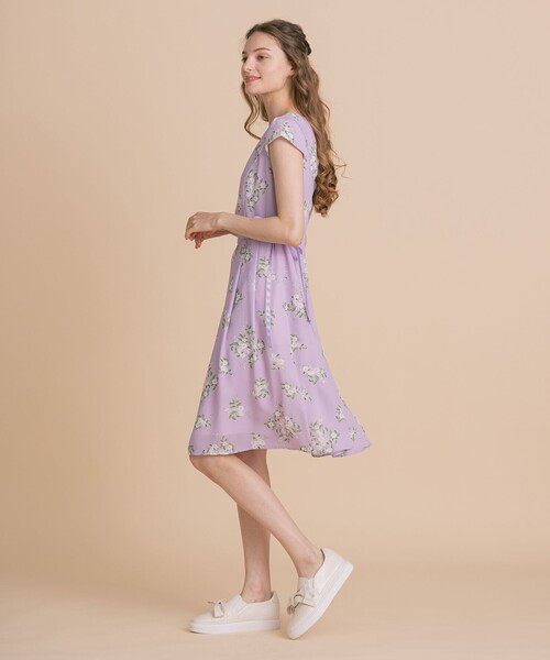 TOCCA（トッカ）の「【WEB限定】【洗える！】CHEERFUL JOY BOUQUET DRESS ドレス（ワンピース・レディース・ブラック系7/ライラック系7・2/0/4/6）」の6枚目の写真