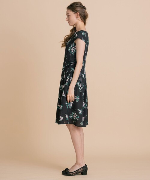 TOCCA（トッカ）の「【WEB限定】【洗える！】CHEERFUL JOY BOUQUET DRESS ドレス（ワンピース・レディース・ブラック系7/ライラック系7・2/0/4/6）」の11枚目の写真