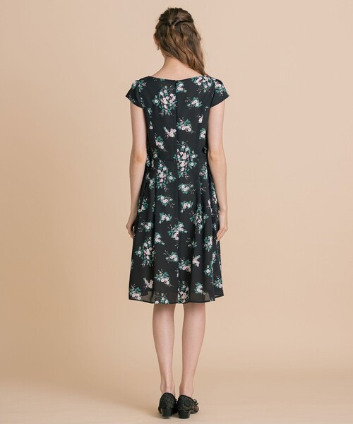 TOCCA（トッカ）の「【WEB限定】【洗える！】CHEERFUL JOY BOUQUET DRESS ドレス（ワンピース・レディース・ブラック系7/ライラック系7・2/0/4/6）」の12枚目の写真