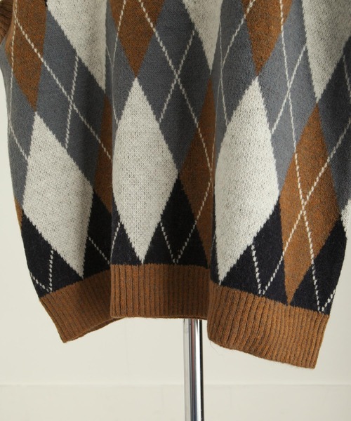 NILWAY（ニルウェイ）の「バルキーアーガイル柄オーバーサイズニットベスト（ベスト・メンズ・ネイビー/グリーン/キャメル/グレイッシュベージュ/ブルー・MEDIUM/LARGE）」の13枚目の写真