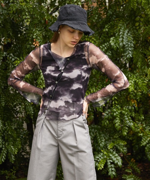 Keeepy(キーピー)の「【Keeepy】tulle diagonal button design ensemble pullover with tank top(Tシャツ/カットソー・レディース・ブラック/ブラック系その他・FREE)」の1枚目の写真